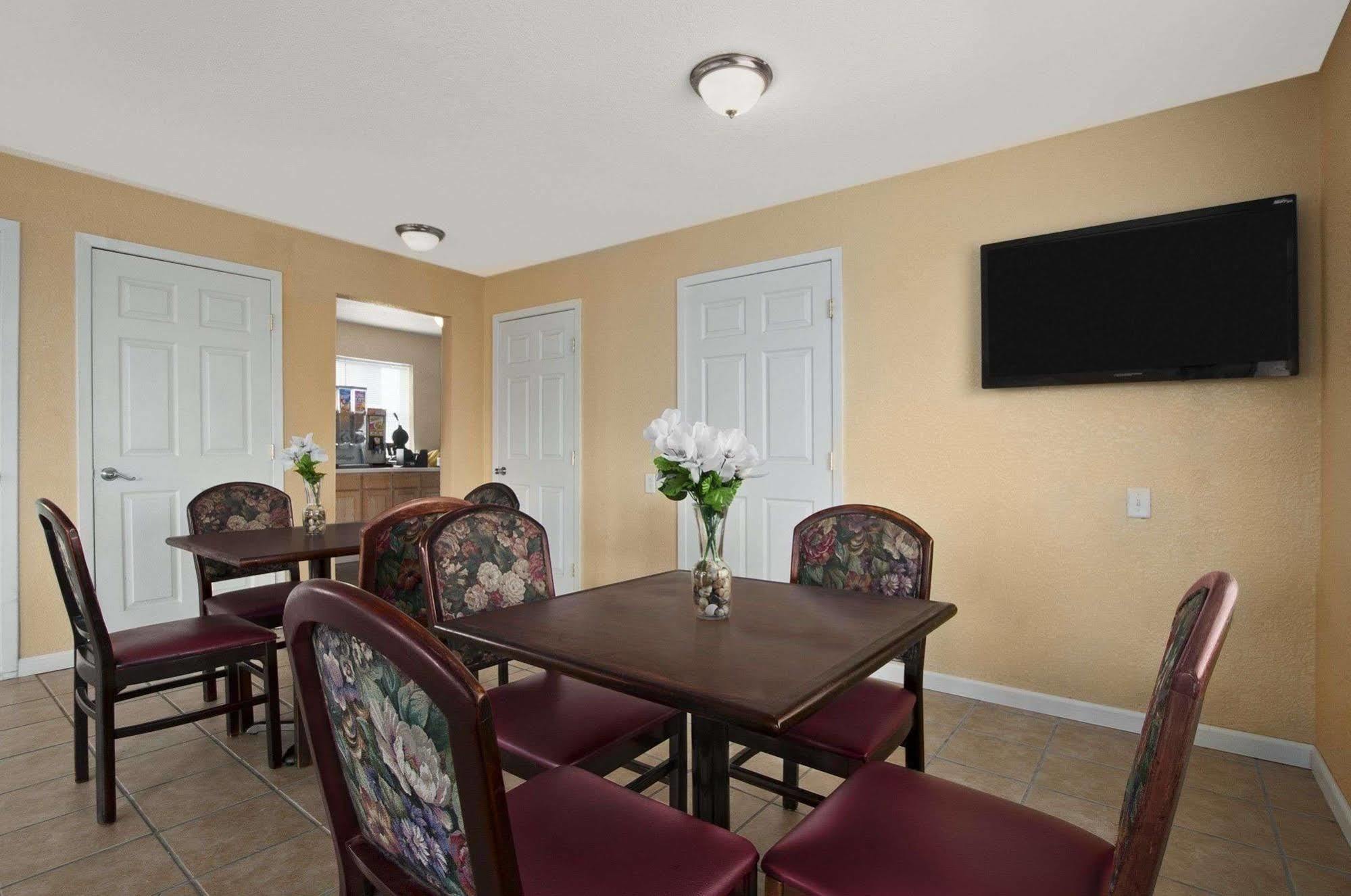 Super 8 By Wyndham Corsicana Exterior foto